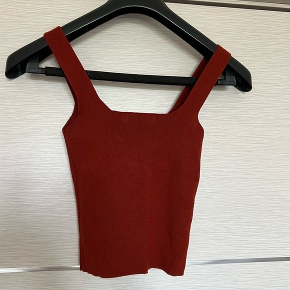 Stradivarius crop top is Size S - Picture 2 of 3